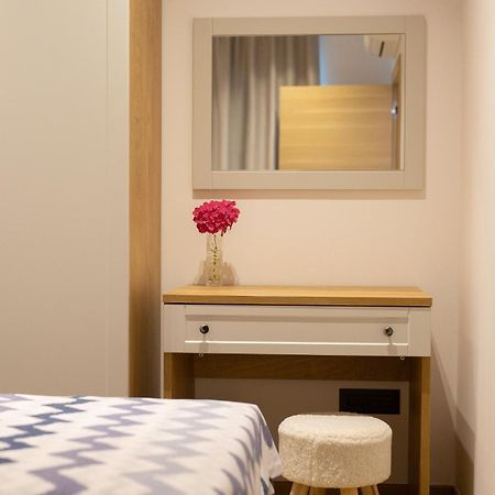 Unique Apartment With Private Pool คิร์ก ภายนอก รูปภาพ