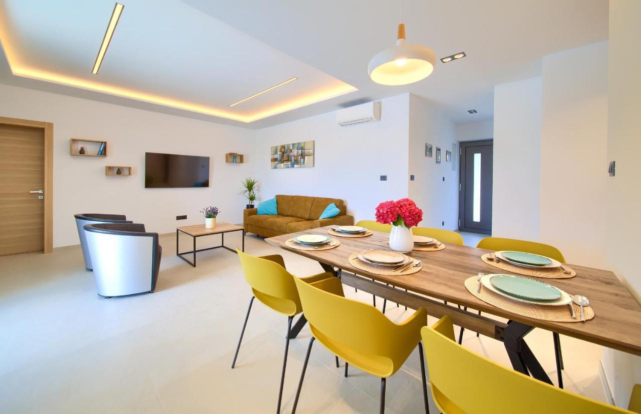 Unique Apartment With Private Pool คิร์ก ภายนอก รูปภาพ