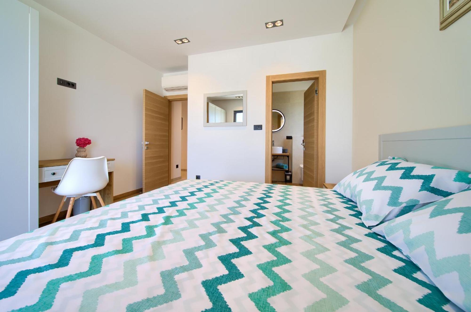 Unique Apartment With Private Pool คิร์ก ภายนอก รูปภาพ